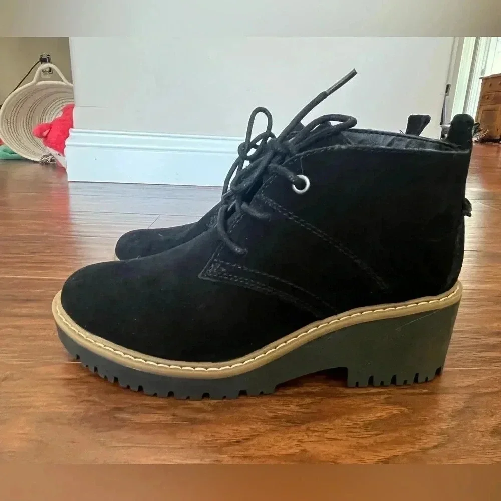 Black Suede Boots-White Mountain- NWOT size 6.5
